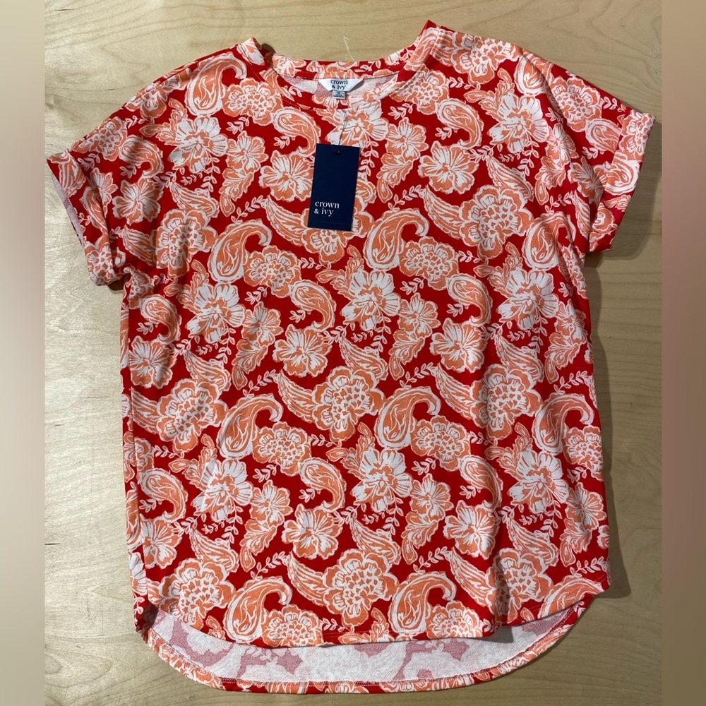 Crown & Ivy Red Floral Short Sleeve Top Medium (QT) - Picture 2 of 7